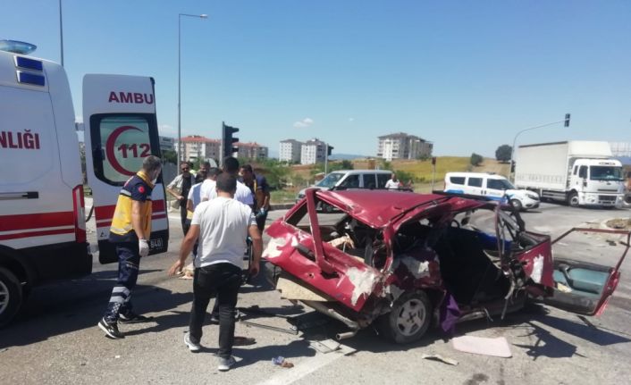 Bursa'da tırla otomobilin çarpışma