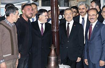 Cumhurbaşkanı Vekili Oktay'dan esnaf ziyareti