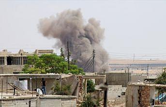 Suriye'nin İdlib ve Hama illerinde hava saldırıları sürüyor