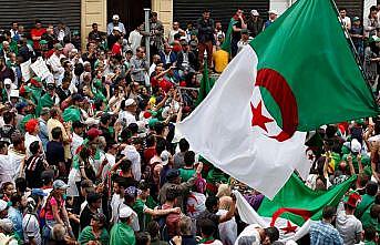 Cezayir'de cumhurbaşkanı adayı çıkmadı