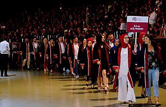 İstanbul Ayvansaray Üniversitesi 2018-2019 mezunlarını uğurladı