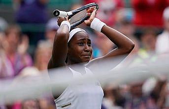 15 yaşında Wimbledon'da Venus Williams'ı eledi