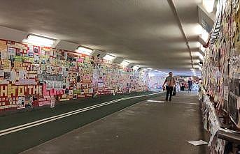 Hong Kong'da protestolar 'Lennon Tüneli'yle halka yansıyor