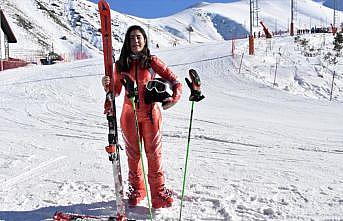 Milli kayakçı Mina kış gençlik olimpiyatlarında altın madalyaya uzanmak istiyor