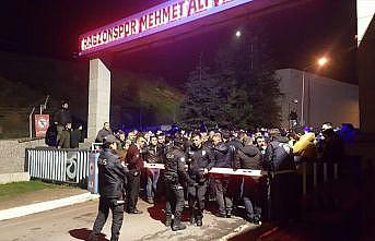Trabzonspor taraftarlarından Ünal Karaman'a destek
