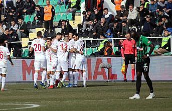 Antalyaspor deplasmanda Yukatel Denizlispor'u 3-0 yendi