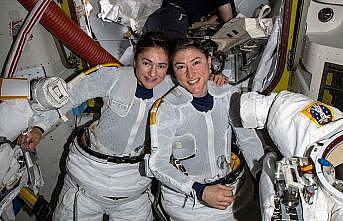 NASA'nın kadın astronotları istasyonun batarya değiştirme işinde sona yaklaştı