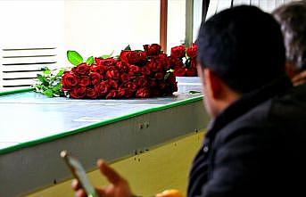 Çukurovalı çiçekçiler 14 Şubat'ta yarım milyon çiçek satmayı hedefliyor