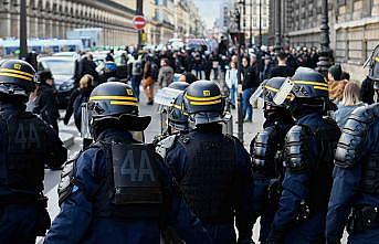 Fransa sosyal kaostan kurtulamıyor