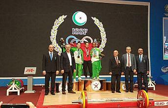 Milli halterci Şaziye Erdoğan Özbekistan'da şampiyon oldu