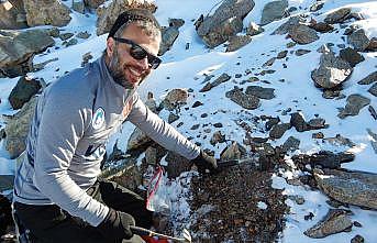 Türk bilim insanı Yeşiltaş Antarktika'dan 10 bini aşkın mikrometeoritle döndü