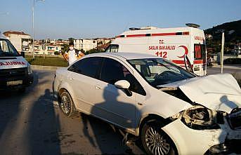 Bilecik’te otomobil ile ambulans çarpıştı: 1 yaralı