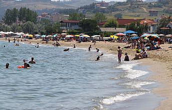 Tekirdağ'da tatilciler mavi bayraklı plajlarda denize girmenin keyfini yaşadı