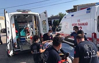 Sakarya'da lastiği patlayan minibüs devrildi: 1 ölü, 8 yaralı
