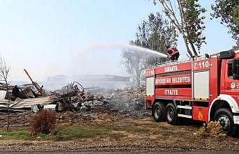 Sakarya'daki depo yangınında soğutma çalışmaları tamamlandı