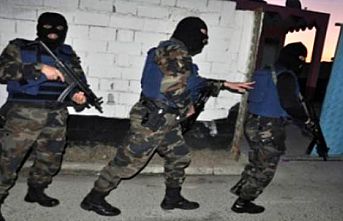Bursa'da fabrikaya polis baskını
