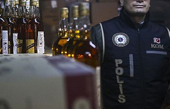 Evinin önünde sahte içki satan kişi gözaltına alındı