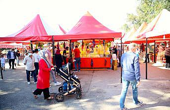 Sakarya'daki festivalde yöresel ürünler damakları tatlandırdı