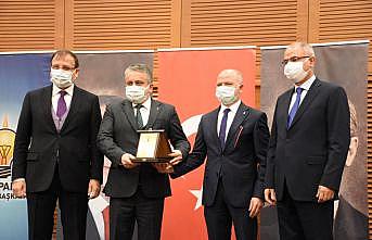 AK Parti Bursa İl Başkanlığı'nda devir teslim töreni gerçekleştirildi