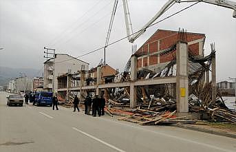 Bursa'da beton dökümü sırasında inşaat kalıbı çöktü: 4 yaralı