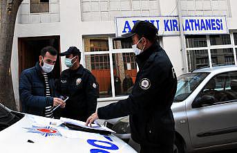 Bursa'da kapalı olması gereken kahvehanedeki 11 kişiye para cezası uygulandı