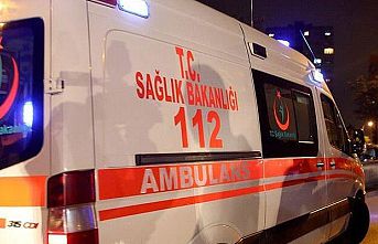 Hasta yakınları ambulansa zarar verdi