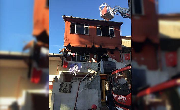 Kocaeli'de evde çıkan yangında 2 çocuk yaralandı