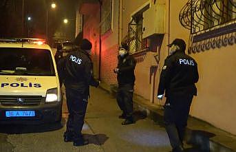 Bursa'da hırsızlık şüphelileri saklandıkları evde yakalandı