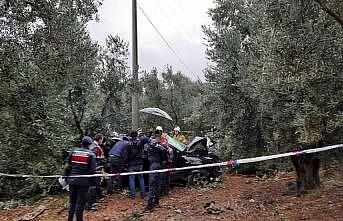 Bursa'da kontrolden çıkarak zeytin ağaçlarına çarpan cipin sürücüsü öldü