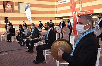 Edirne'de müzisyenler “evde kalanlara“ Trakya havalarıyla moral verdi