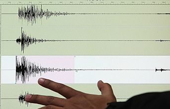 İzmir'de korkutan deprem