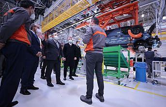 Sanayi ve Teknoloji Bakanı Varank, Ford Otosan'ın Kocaeli'deki fabrikalarını ziyaret etti: