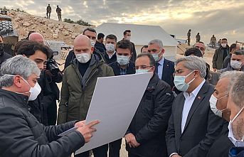 Süleyman Soylu İdlib'de yapımı süren briket evleri inceledi
