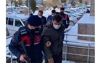 Tekirdağ'da mühürlü kıraathanede oyun oynarken yakalanan 25 kişiye 77 bin 500 lira ceza uygulandı