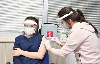 Trakya'da sağlık çalışanlarına CoronaVac aşısının ilk dozu yapılmaya başlandı