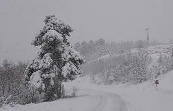 Bilecik ile Balıkesir'de 367 köy ve mahalle yolu kar nedeniyle ulaşıma kapandı