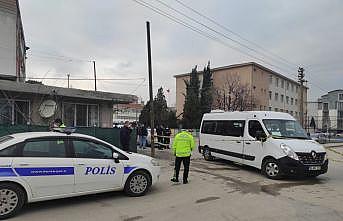 Bursa'da bir kişinin tabancayla vurulma anı güvenlik kamerasına yansıdı