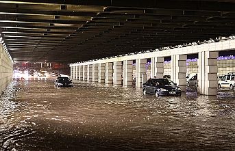 İzmir sel felaketiyle karşı karşıya