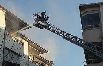 Kırklareli'nde yangın çıkan 5. kattaki dairesinin balkonundan atlaması sonucu yaralanan kişi hastanede öldü