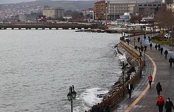 Marmara'da 4 gündür lodosun engel olduğu deniz ulaşımı normale döndü