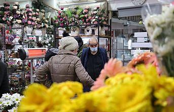 Sakarya'da çiçekçilerin 14 Şubat Sevgililer Günü mesaisi