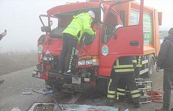 Tekirdağ'da zincirleme trafik kazasında çöp kamyonundaki 2 işçi yaralandı