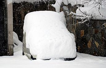 Yalova'da yolların kar ve tipiden kapanmaması için çalışmalar sürüyor