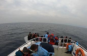 Ayvalık açıklarında Türk kara sularına geri itilen 44 sığınmacı kurtarıldı