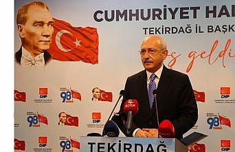 CHP Genel Başkanı Kılıçdaroğlu, siyasi partilerin, demokrasilerin vazgeçilmez unsurları olduğunu belirtti: