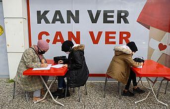 Edirne'de öğrenim gören 70 yabancı öğrenci kan bağışında bulundu