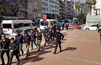 Kocaeli'de uyuşturucu operasyonunda yakalanan 8 şüpheliden 5'i tutuklandı