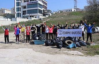 Edirne'de doğaseverler kısıtlamada çevre temizliği yaptı