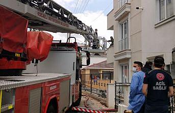 Kocaeli'de evde çıkan yangında bir kişi dumandan etkilendi