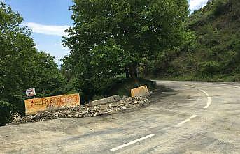 Tekirdağ'da sağanak nedeniyle düşen kaya parçalarının kapattığı yol ulaşıma açıldı